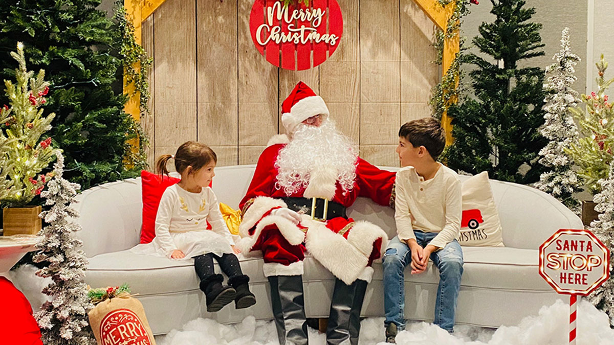 Breakfast with Santa at Oaken Bistro